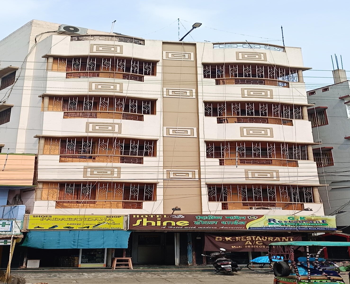 Hotel Shine’s Restaurant